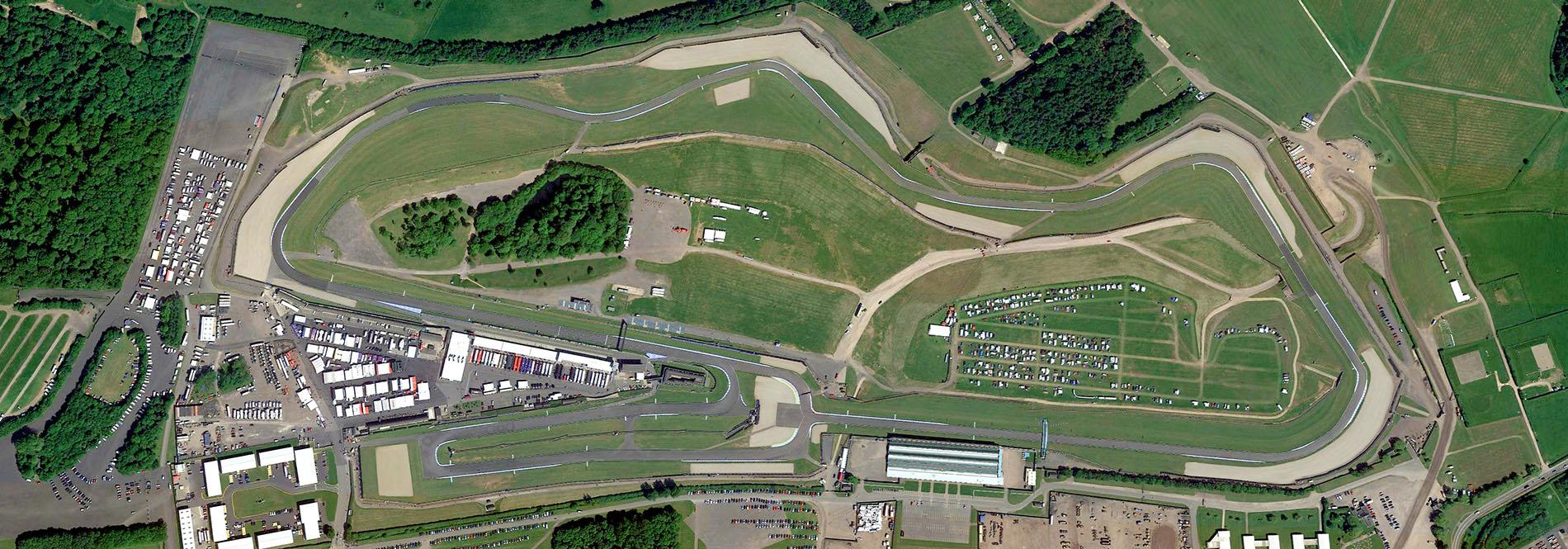 El Circuito de Donington Park acoge una intensa jornada de pruebas en uno de los trazados más técnicos de Europa - Noticias Alex Racing